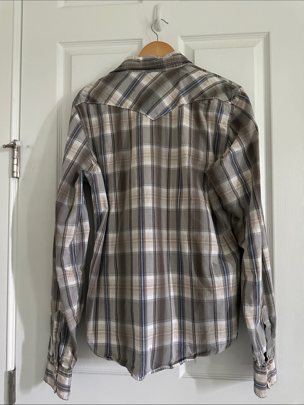 Hollister Western Plaid Button-Down Shirt - Picture 4 of 6